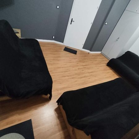 3030 Jana Spychalskiego 32 - Tanie Pokoje W Apartamencie - Samodzielne Zameldowanie - Self Check In Познань Екстер'єр фото