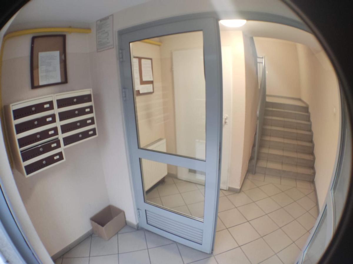 3030 Jana Spychalskiego 32 - Tanie Pokoje W Apartamencie - Samodzielne Zameldowanie - Self Check In Познань Екстер'єр фото