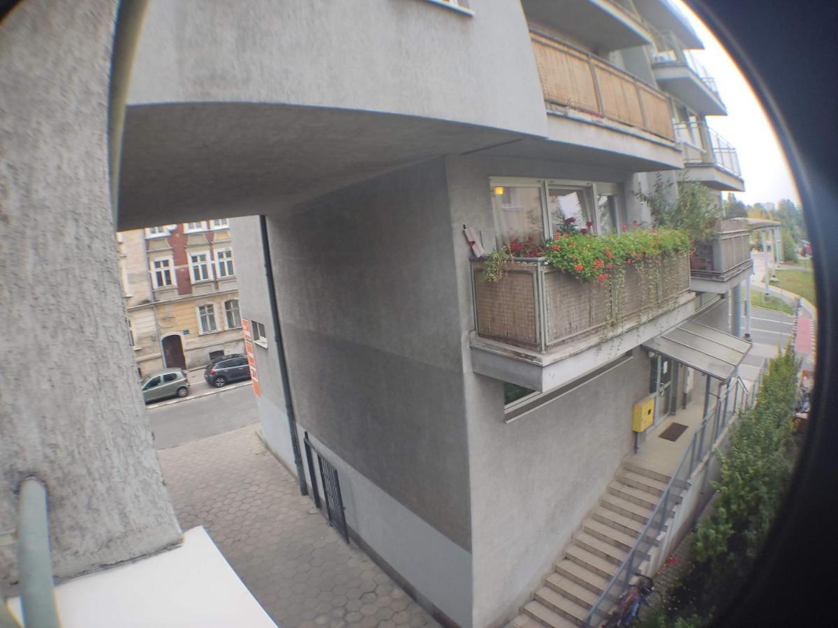 3030 Jana Spychalskiego 32 - Tanie Pokoje W Apartamencie - Samodzielne Zameldowanie - Self Check In Познань Екстер'єр фото