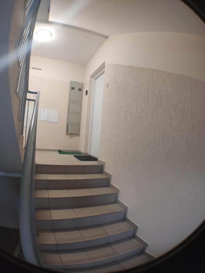 3030 Jana Spychalskiego 32 - Tanie Pokoje W Apartamencie - Samodzielne Zameldowanie - Self Check In Познань Екстер'єр фото
