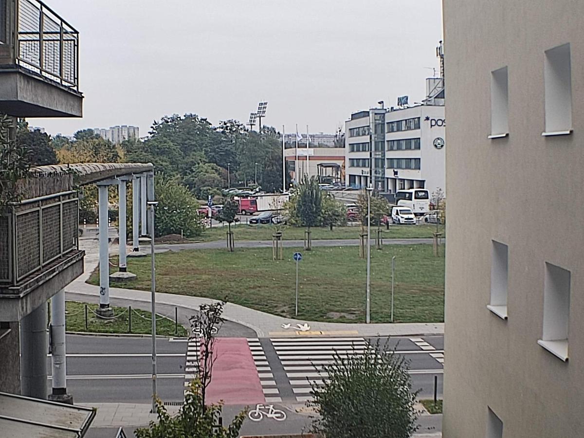 3030 Jana Spychalskiego 32 - Tanie Pokoje W Apartamencie - Samodzielne Zameldowanie - Self Check In Познань Екстер'єр фото