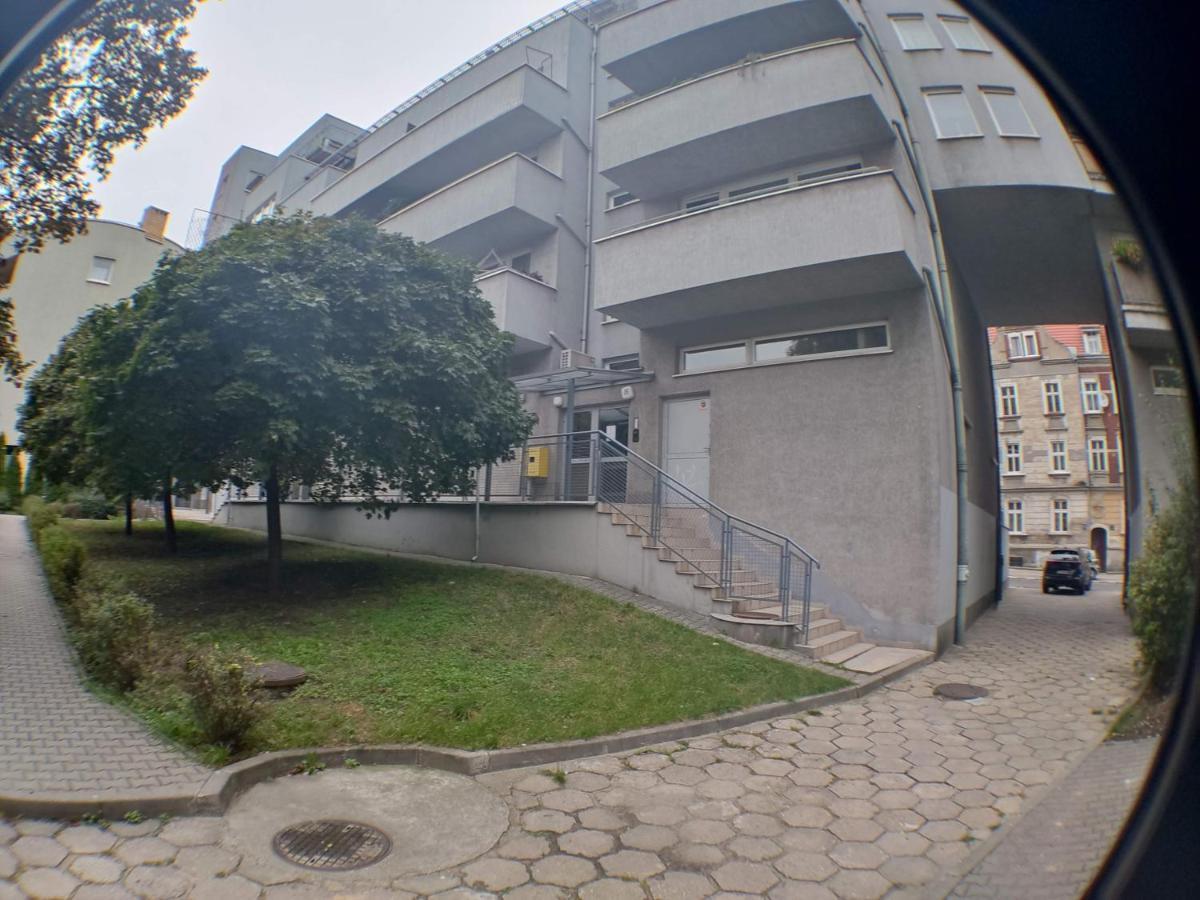 3030 Jana Spychalskiego 32 - Tanie Pokoje W Apartamencie - Samodzielne Zameldowanie - Self Check In Познань Екстер'єр фото