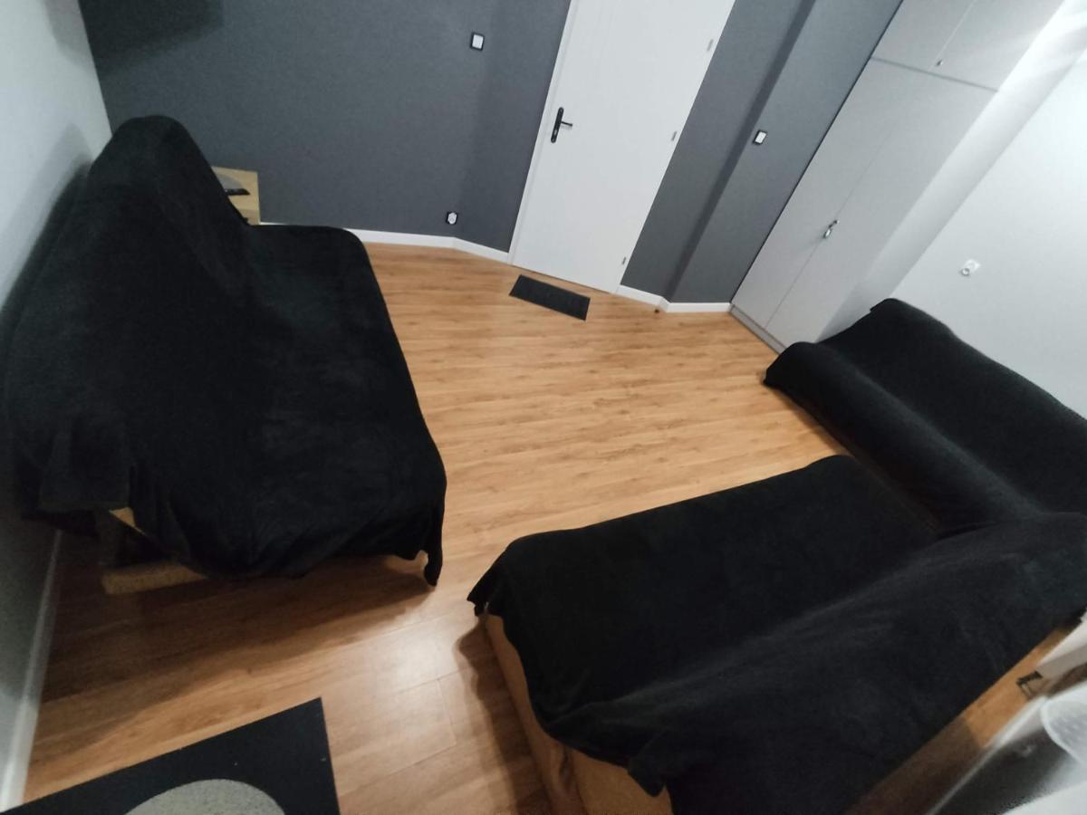 3030 Jana Spychalskiego 32 - Tanie Pokoje W Apartamencie - Samodzielne Zameldowanie - Self Check In Познань Екстер'єр фото