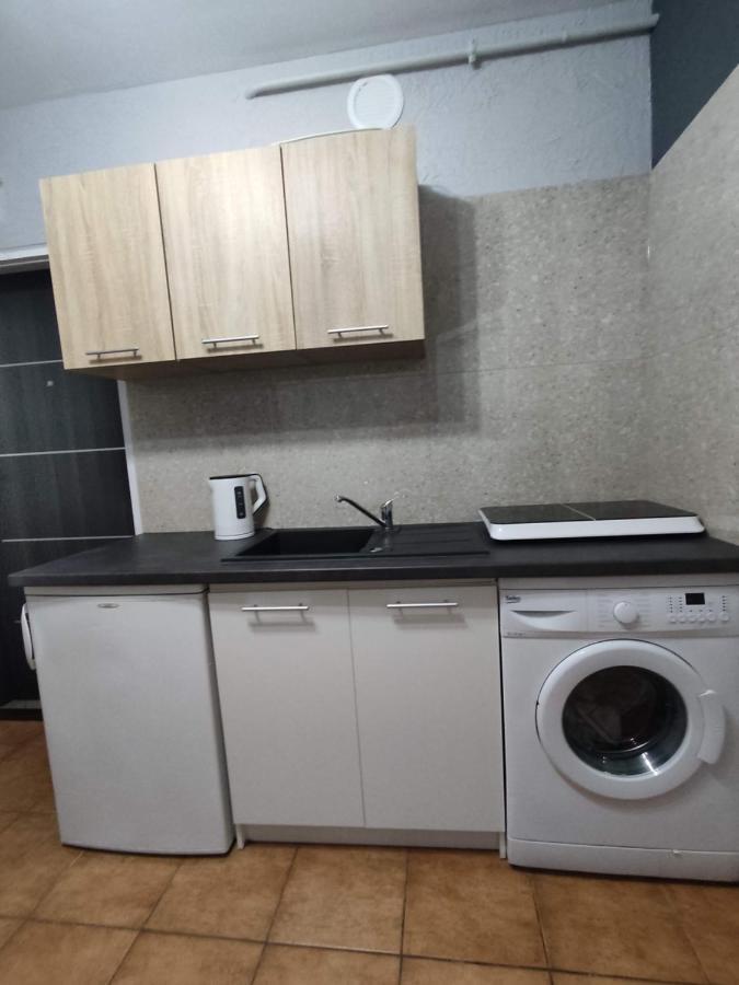 3030 Jana Spychalskiego 32 - Tanie Pokoje W Apartamencie - Samodzielne Zameldowanie - Self Check In Познань Екстер'єр фото