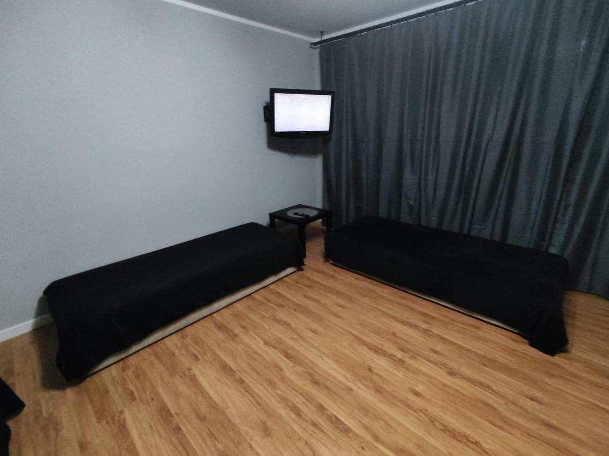 3030 Jana Spychalskiego 32 - Tanie Pokoje W Apartamencie - Samodzielne Zameldowanie - Self Check In Познань Екстер'єр фото