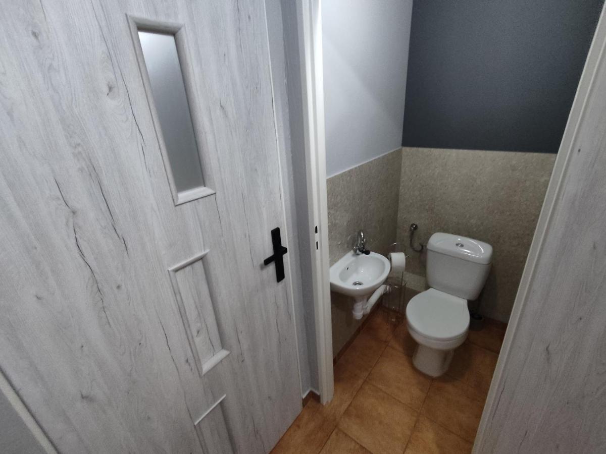 3030 Jana Spychalskiego 32 - Tanie Pokoje W Apartamencie - Samodzielne Zameldowanie - Self Check In Познань Екстер'єр фото