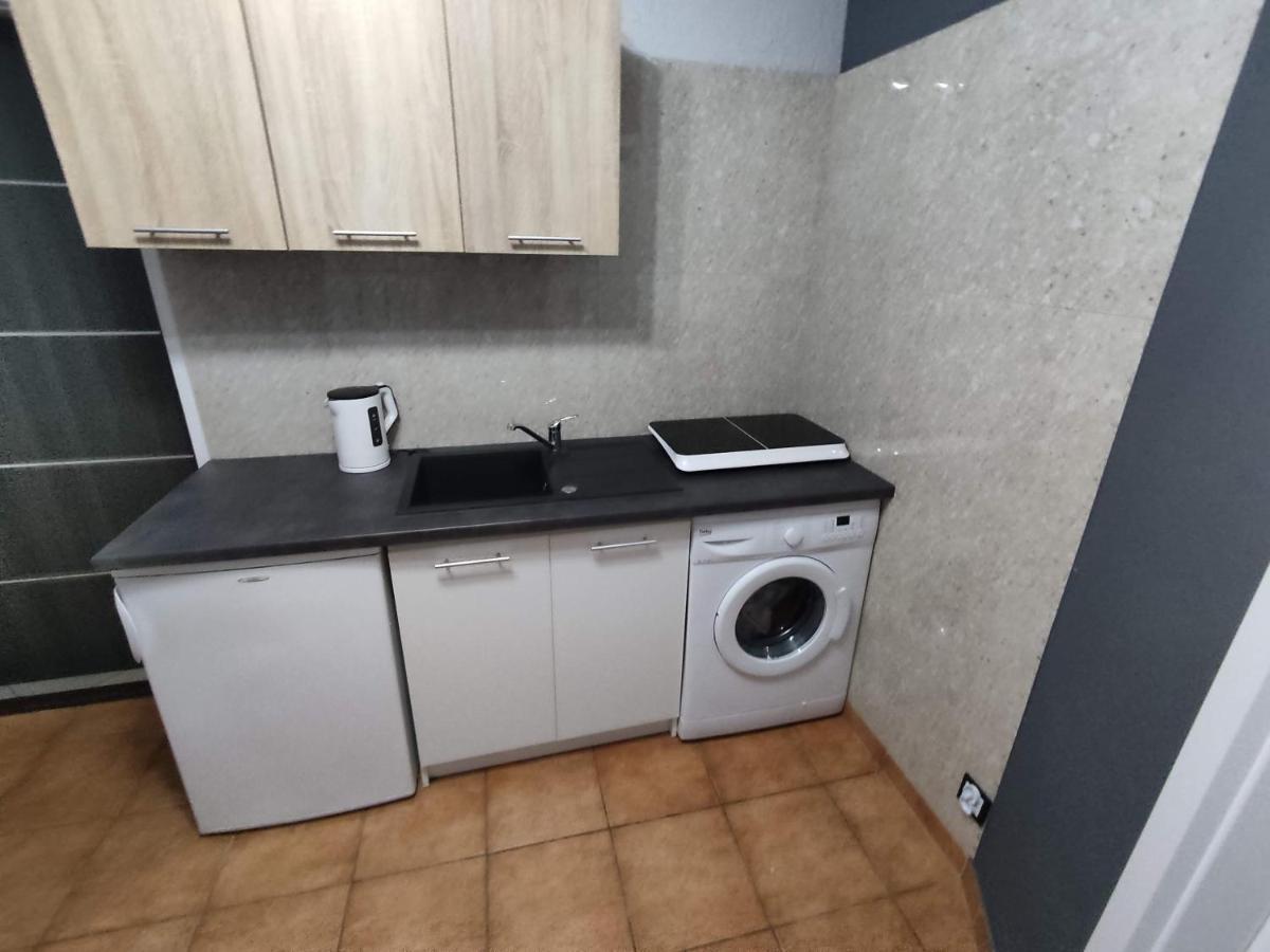 3030 Jana Spychalskiego 32 - Tanie Pokoje W Apartamencie - Samodzielne Zameldowanie - Self Check In Познань Екстер'єр фото