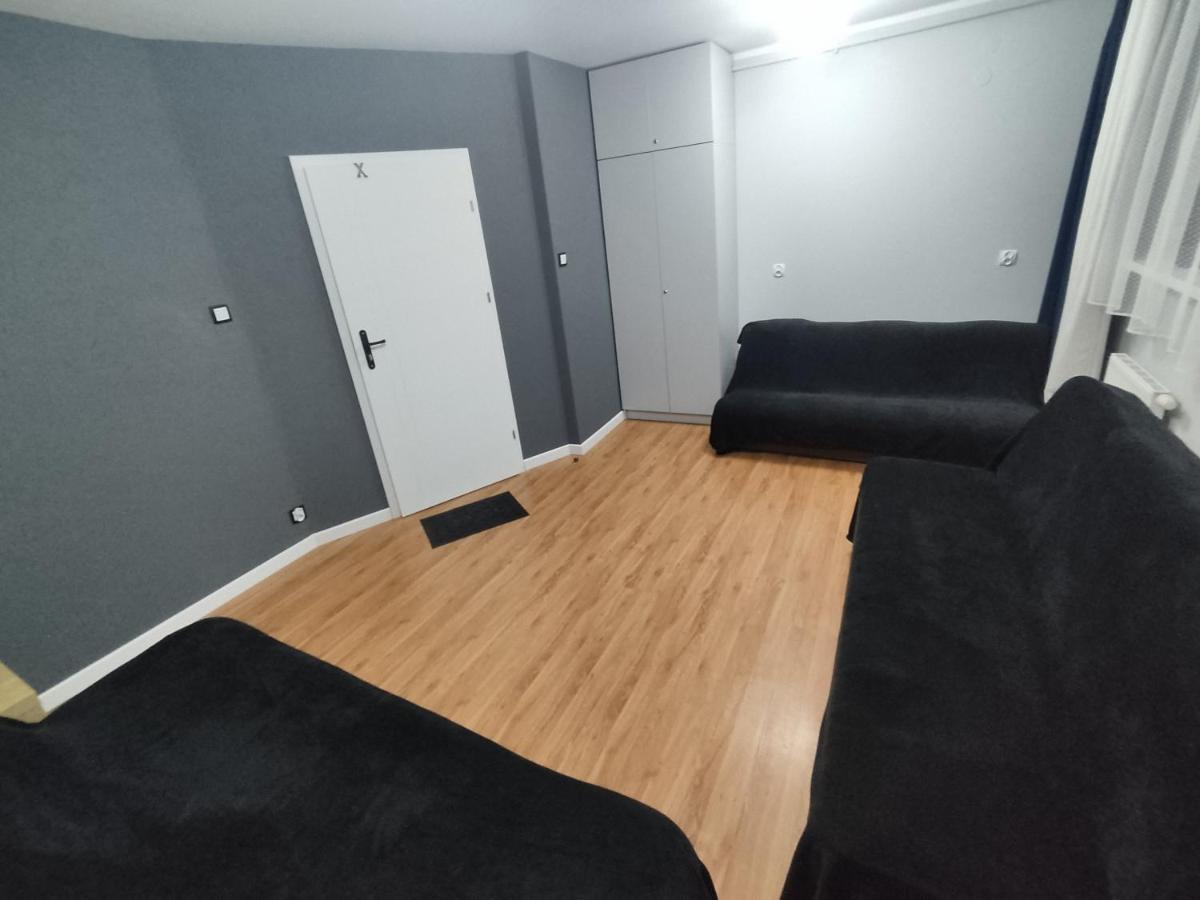 3030 Jana Spychalskiego 32 - Tanie Pokoje W Apartamencie - Samodzielne Zameldowanie - Self Check In Познань Екстер'єр фото