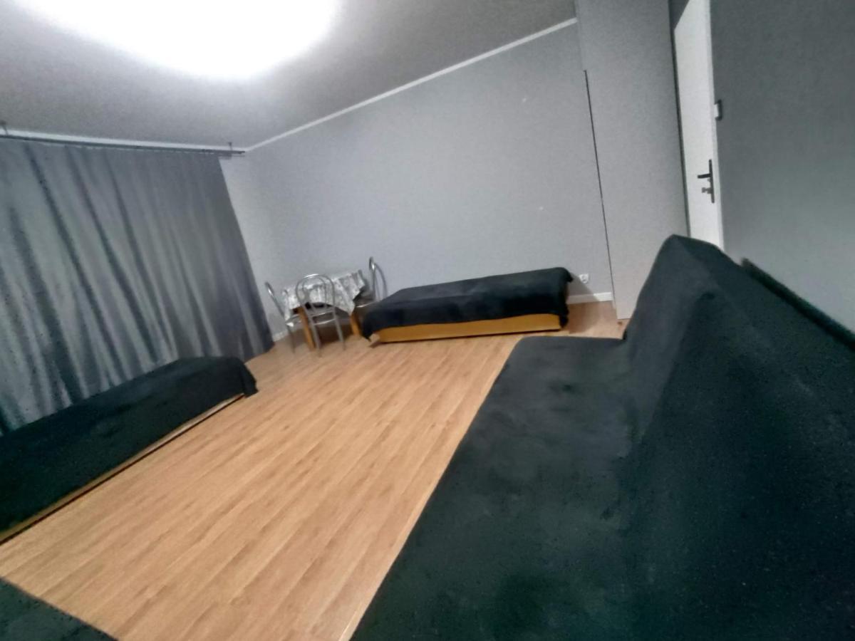 3030 Jana Spychalskiego 32 - Tanie Pokoje W Apartamencie - Samodzielne Zameldowanie - Self Check In Познань Екстер'єр фото
