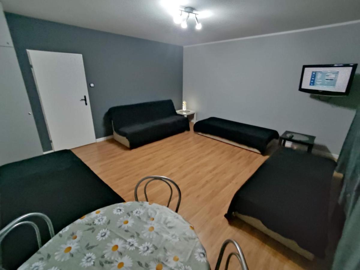 3030 Jana Spychalskiego 32 - Tanie Pokoje W Apartamencie - Samodzielne Zameldowanie - Self Check In Познань Екстер'єр фото