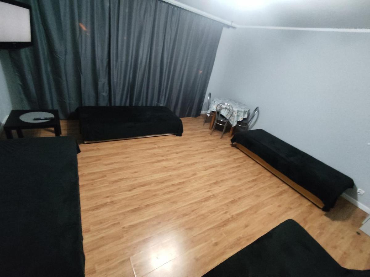 3030 Jana Spychalskiego 32 - Tanie Pokoje W Apartamencie - Samodzielne Zameldowanie - Self Check In Познань Екстер'єр фото